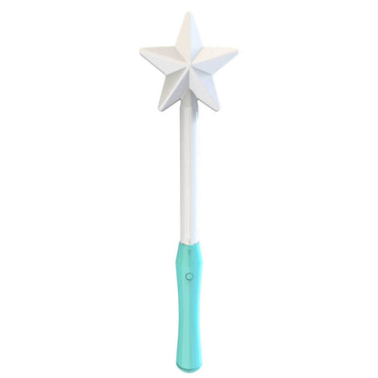 Baguette pour balle volante avec une étoile blanche, un manche turquoise et un bouton sur la poignée.