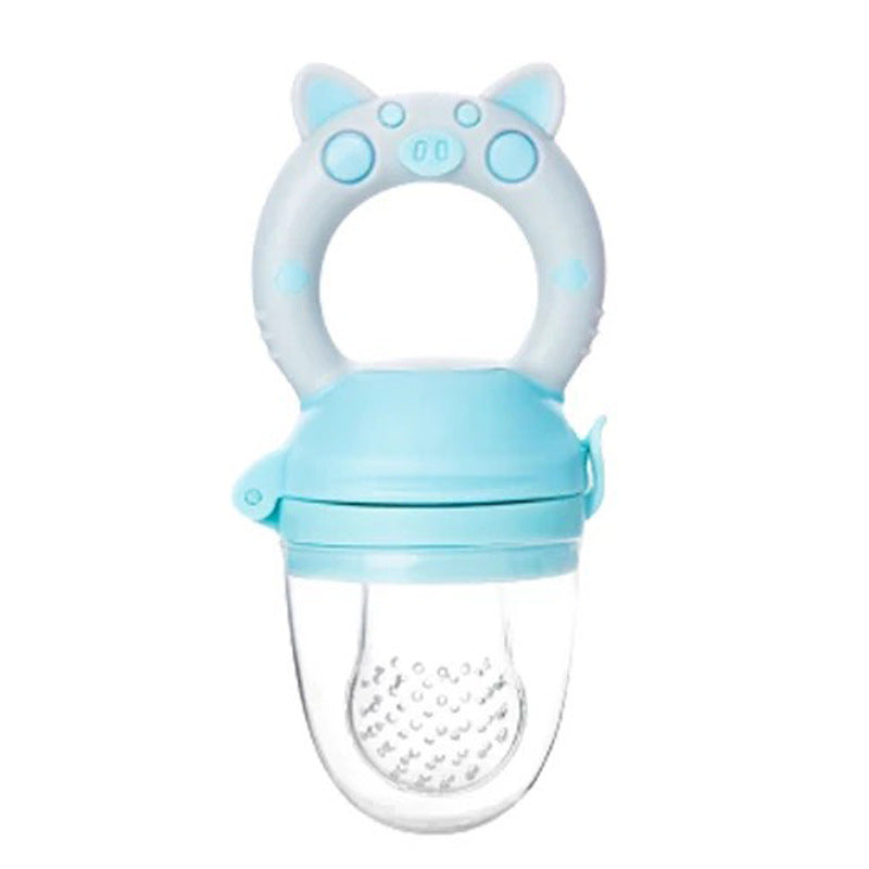 Tétine grignoteuse bleue et blanche avec poignée en anneau à motif animalier et capuchon transparent sur fond blanc .